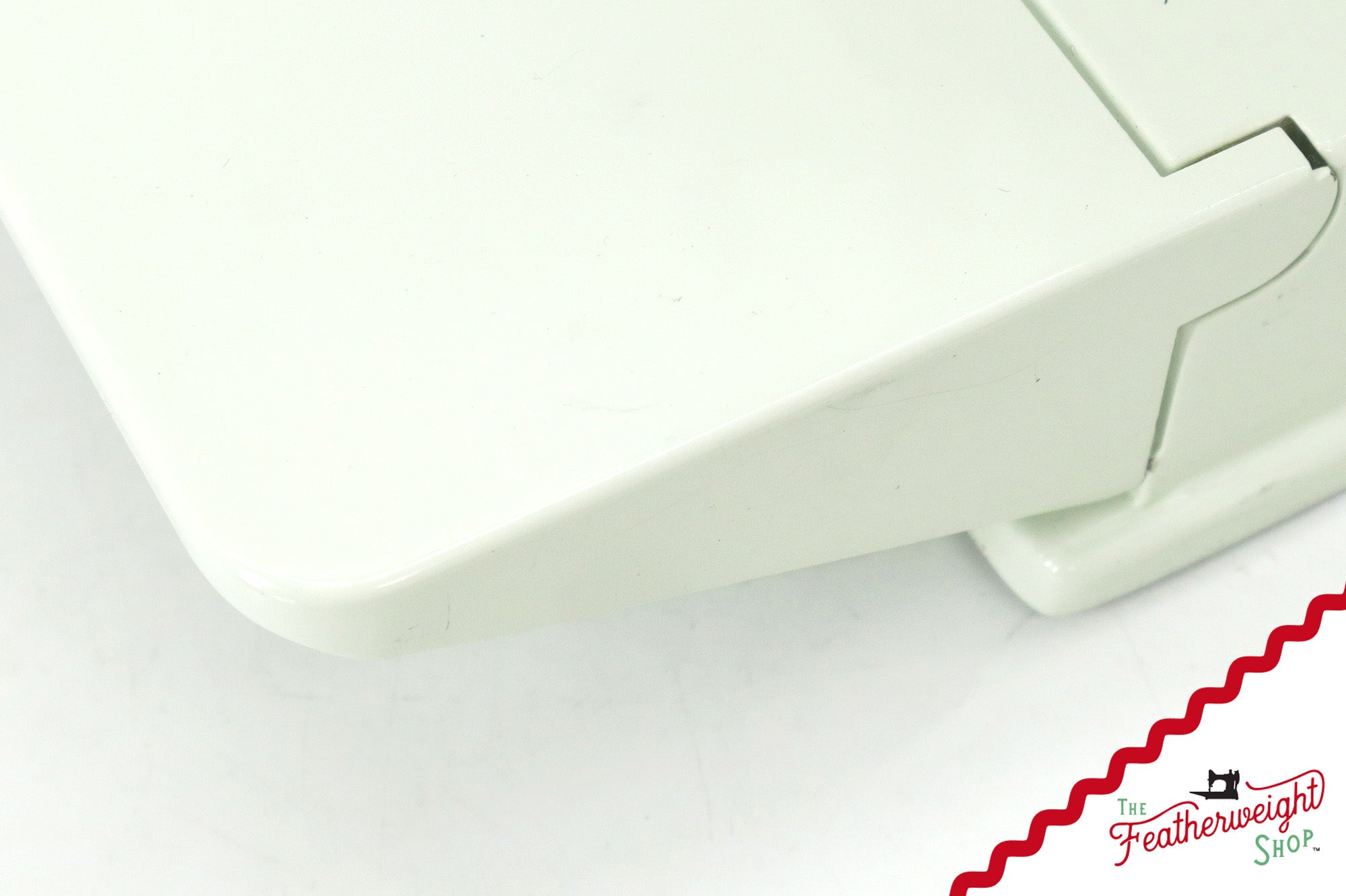 Singer Featherweight 221K Sewing Machine, British WHITE FA236***