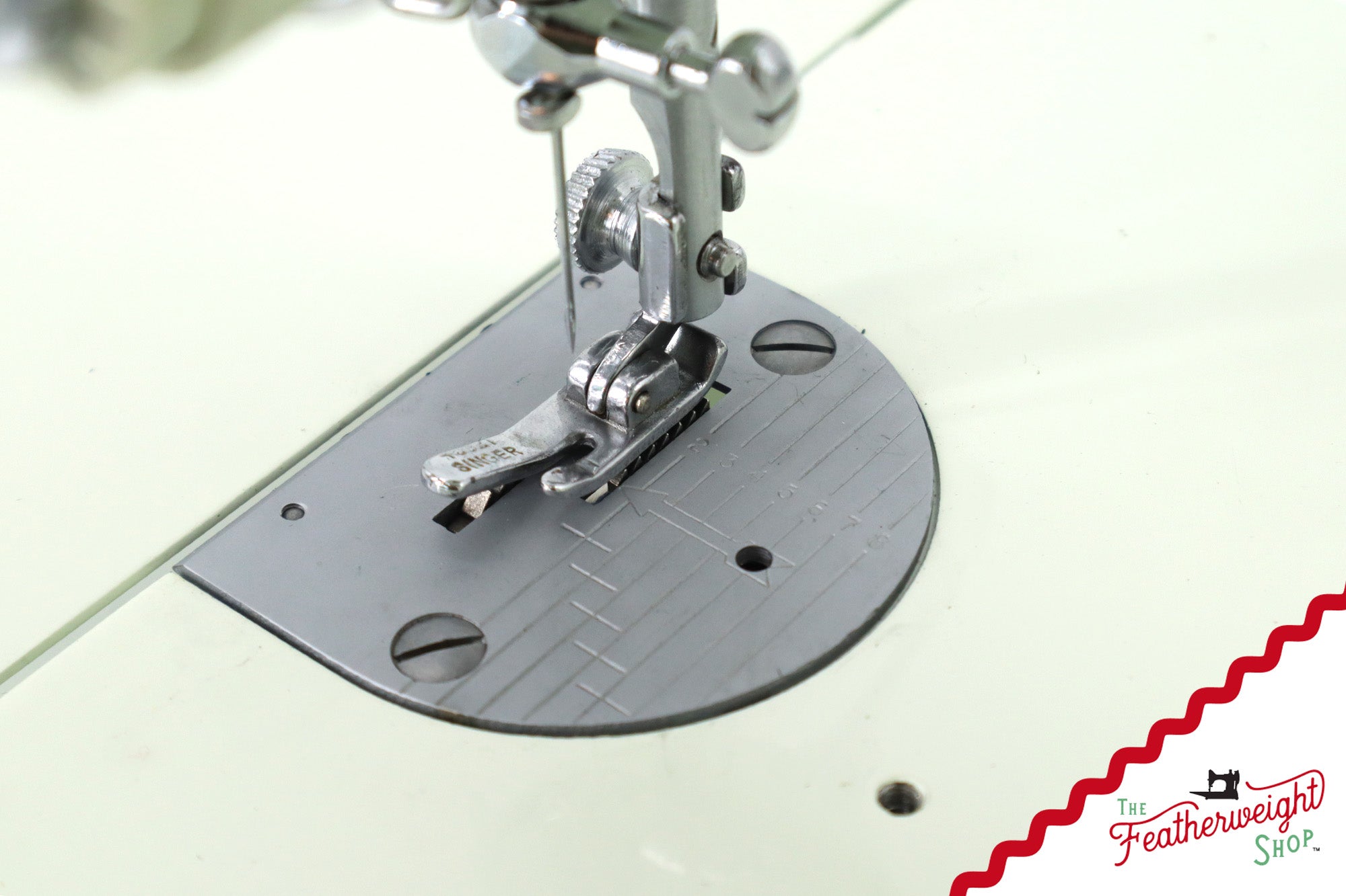 Singer Featherweight 221K Sewing Machine, British WHITE FA236***