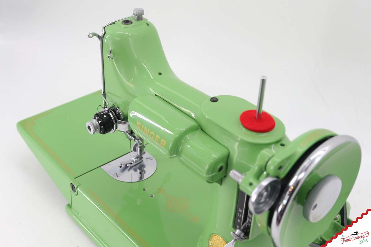 Singer Featherweight 221 AG693*** - Fully Restored in Tarragon
