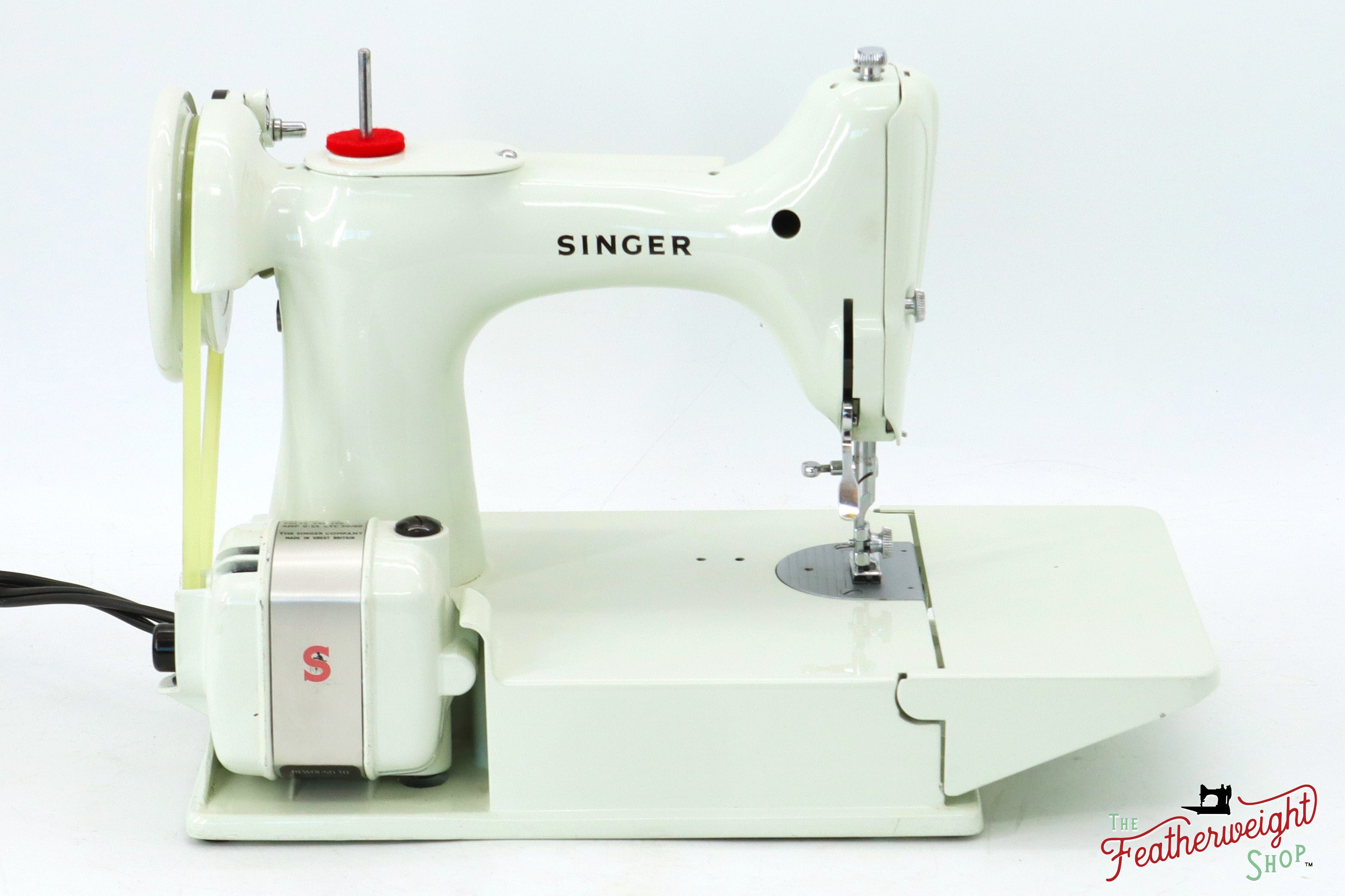 Singer Featherweight 221K Sewing Machine, WHITE FA219*** - RARE Case!