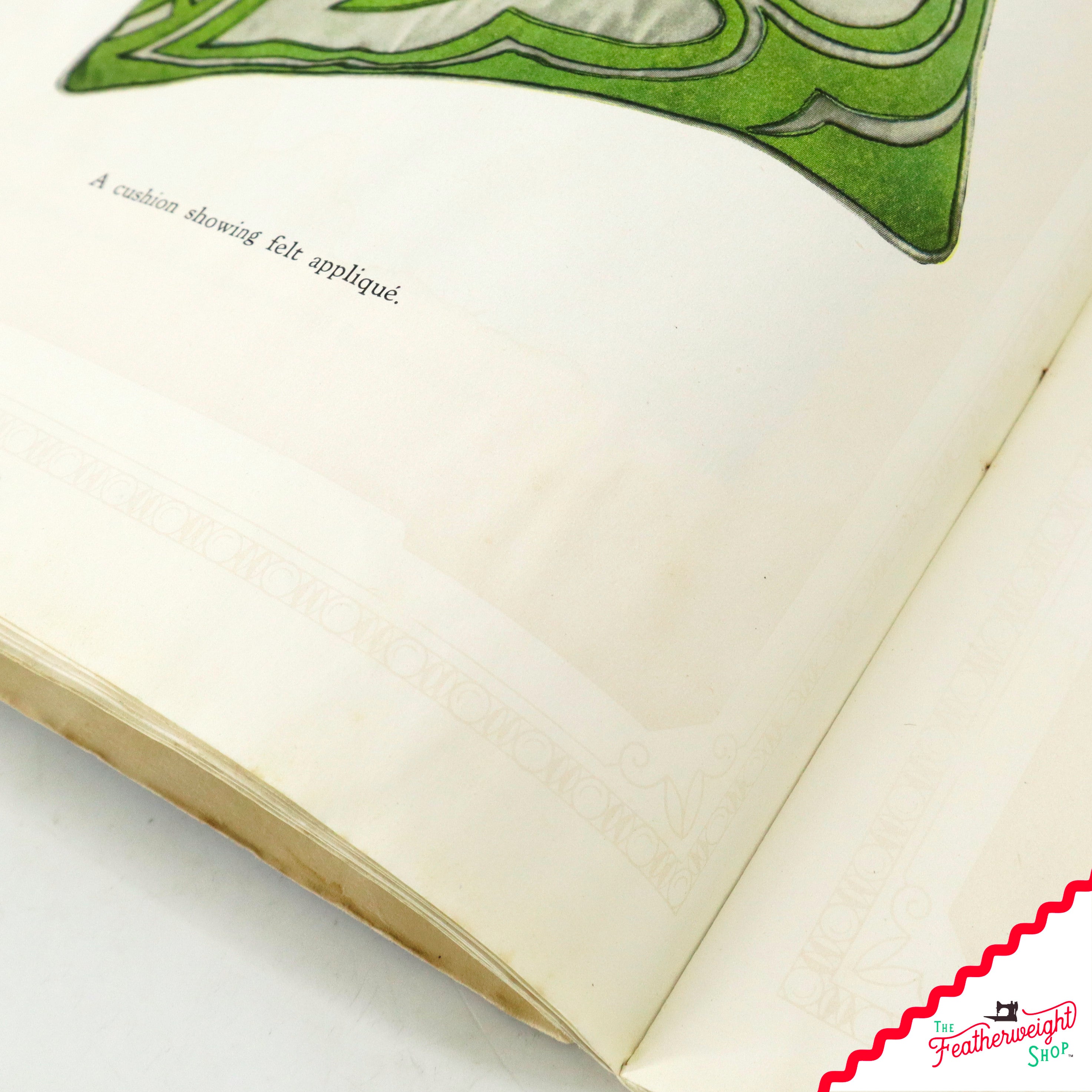 Book, Singer Machine Embroidery - Dorothy Benson