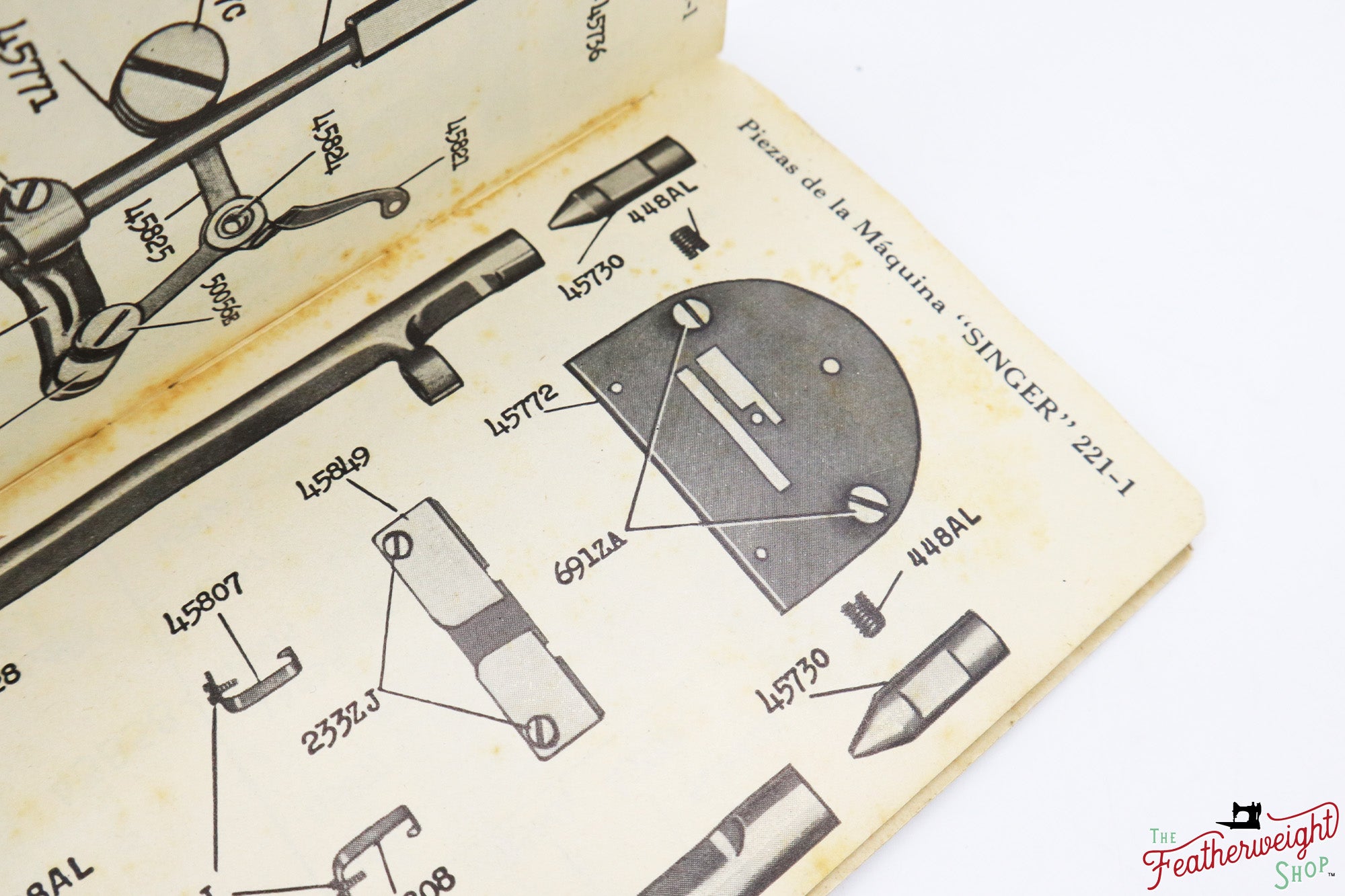 Singer Featherweight 221, RARE 'M.R.' - AH196***