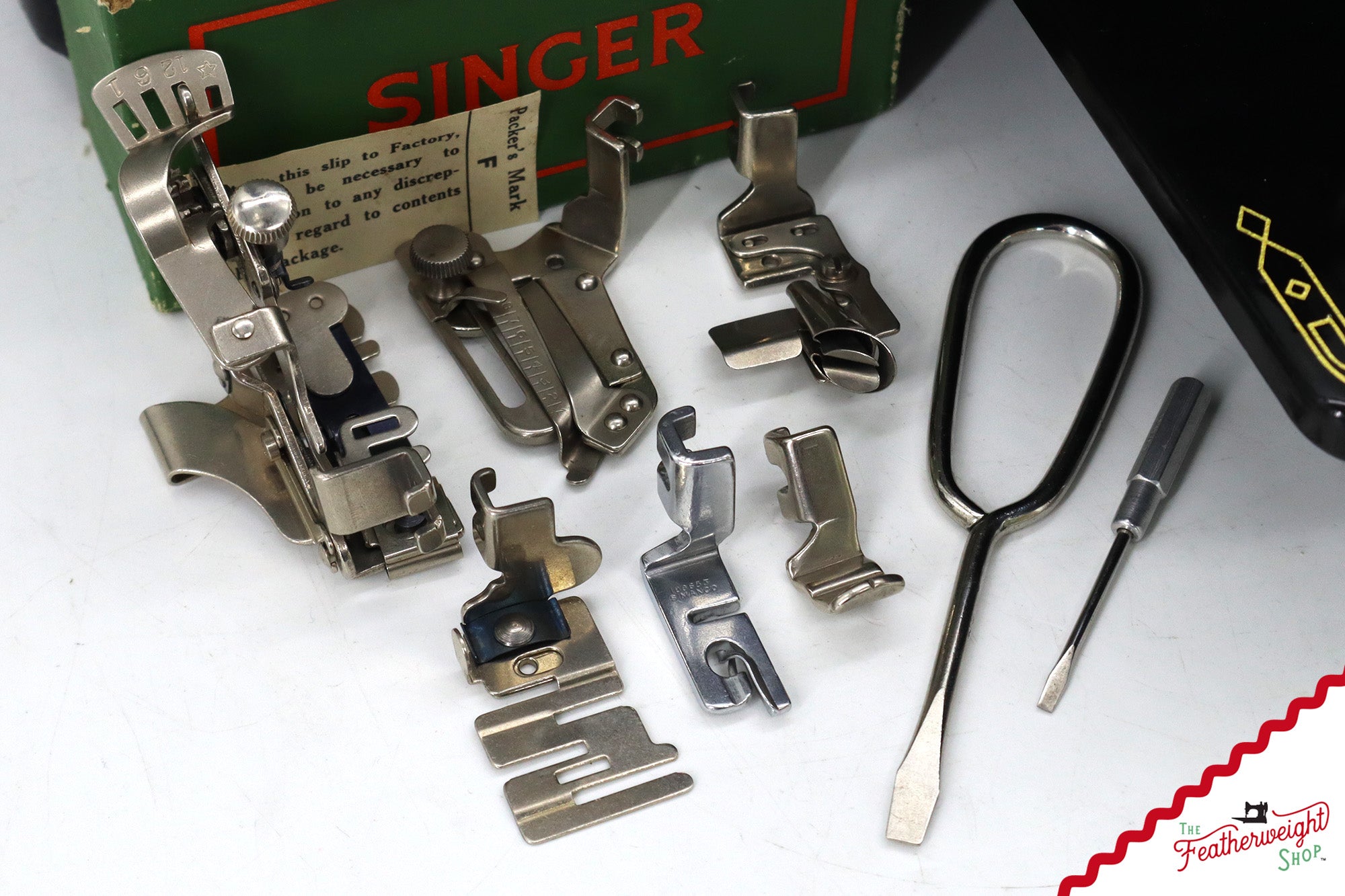 Singer Featherweight 221K Sewing Machine, 1957 - EM019***