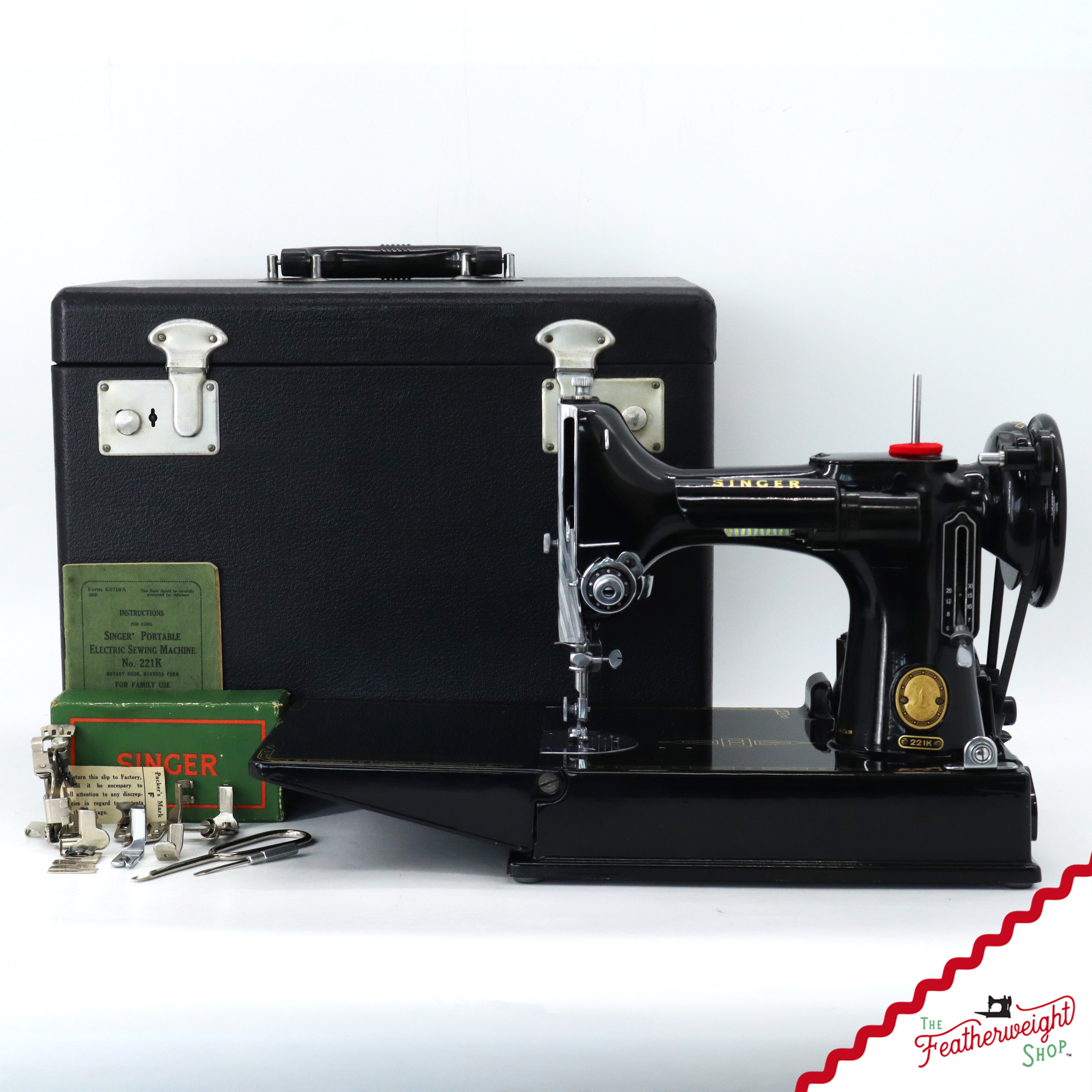 Singer Featherweight 221K Sewing Machine, 1957 - EM019***