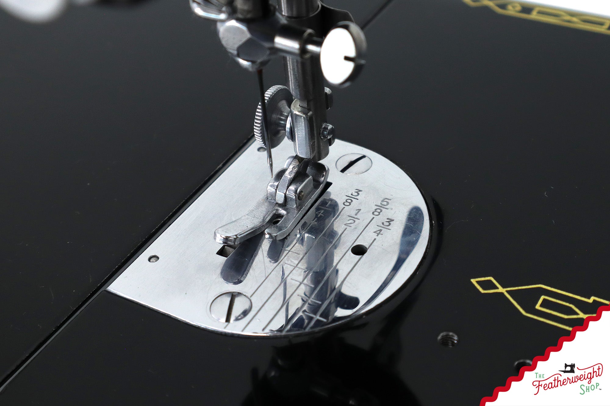 Singer Featherweight 221K Sewing Machine, 1957 - EM019***