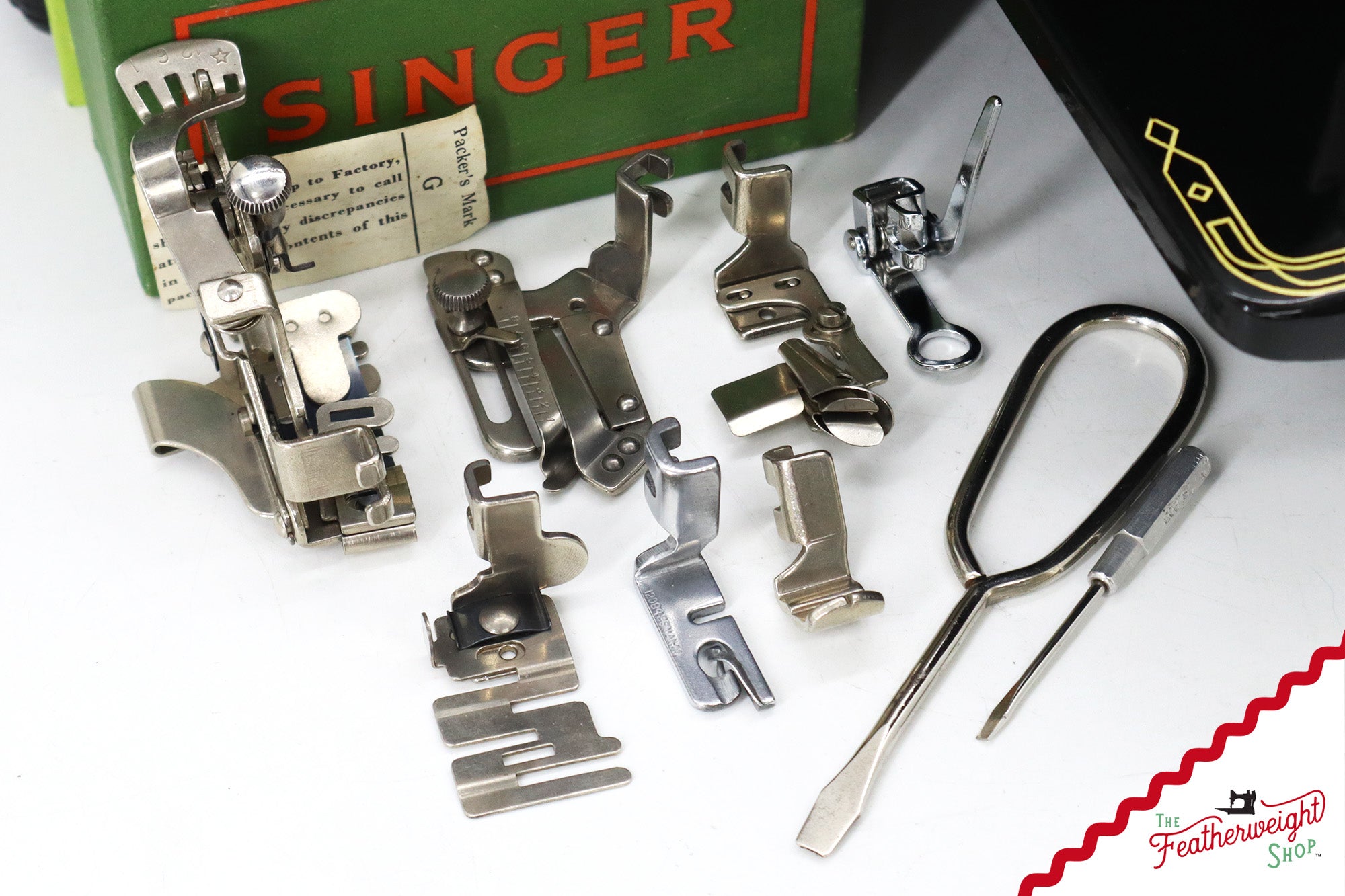 Singer Featherweight 222K Sewing Machine - EL1833**, 1956