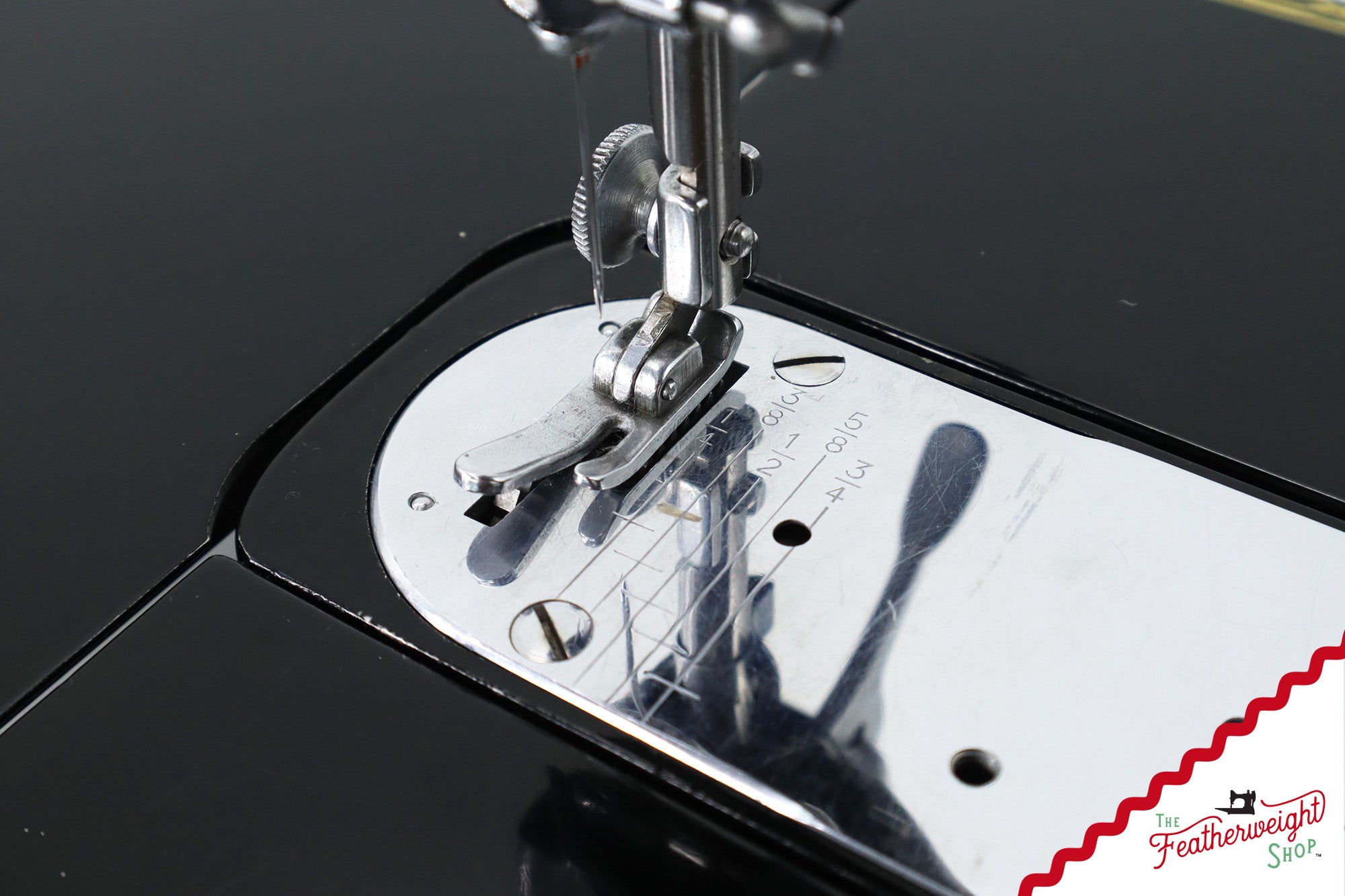 Singer Featherweight 222K Sewing Machine - EL1833**, 1956