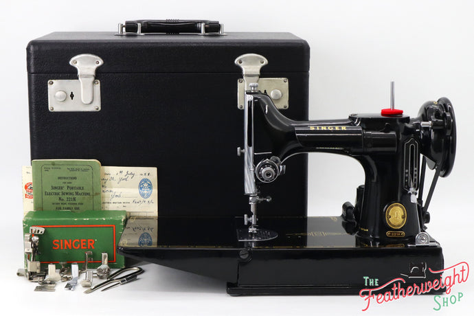 Singer Featherweight 221K Sewing Machine, 1957 - EM018***