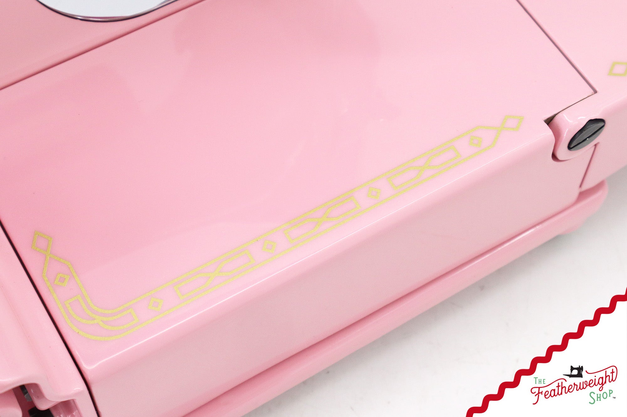 Singer Featherweight 222K - EJ2699** - Fully Restored in Pink Frosting
