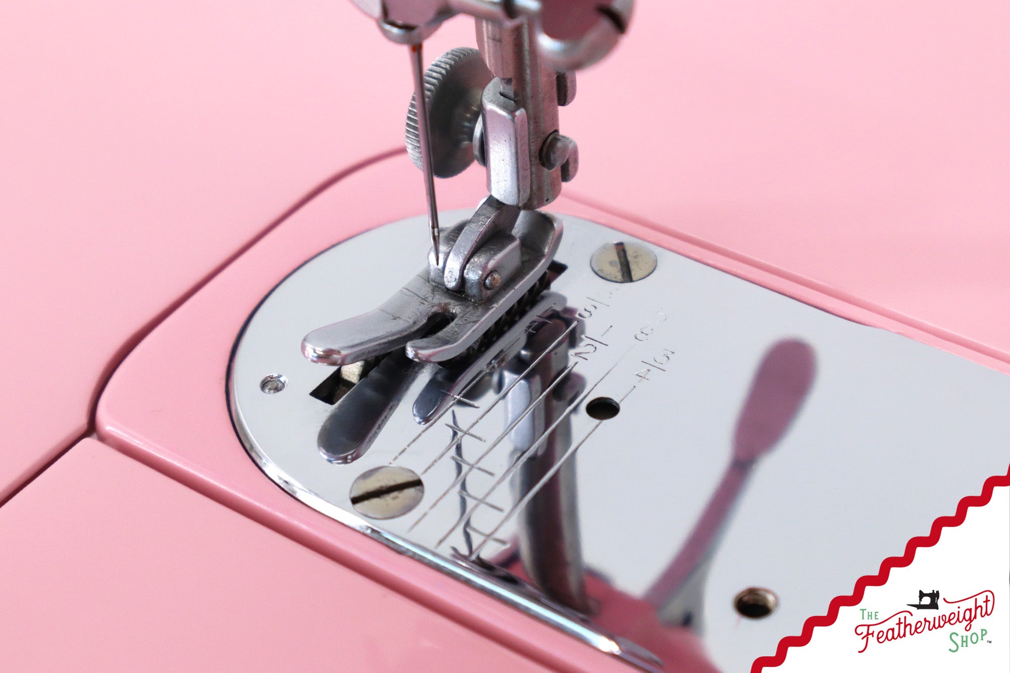 Singer Featherweight 222K - EJ2699** - Fully Restored in Pink Frosting