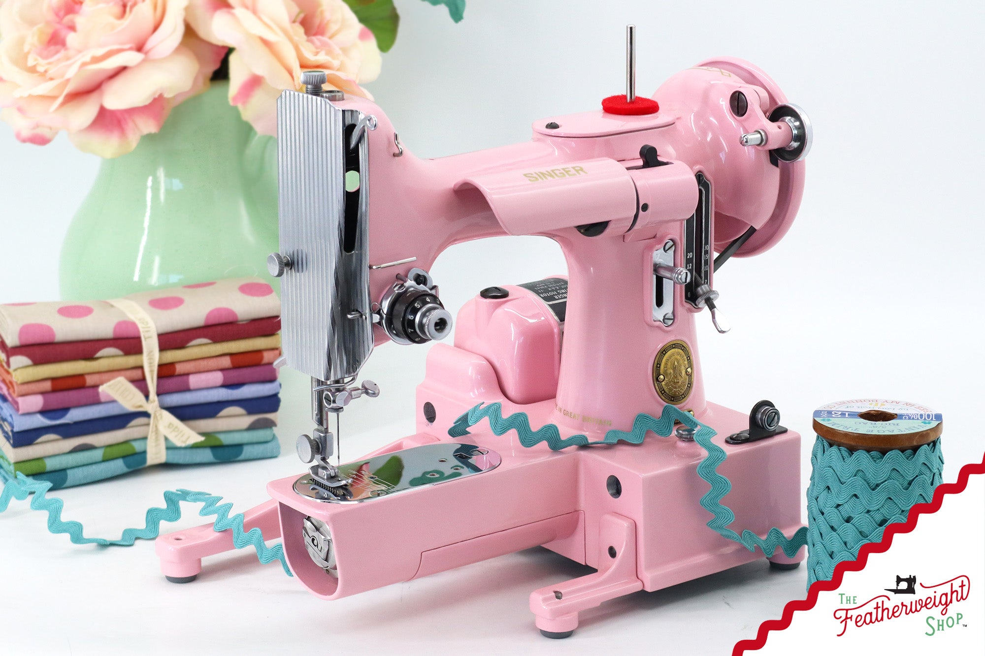 Singer Featherweight 222K - EJ2699** - Fully Restored in Pink Frosting