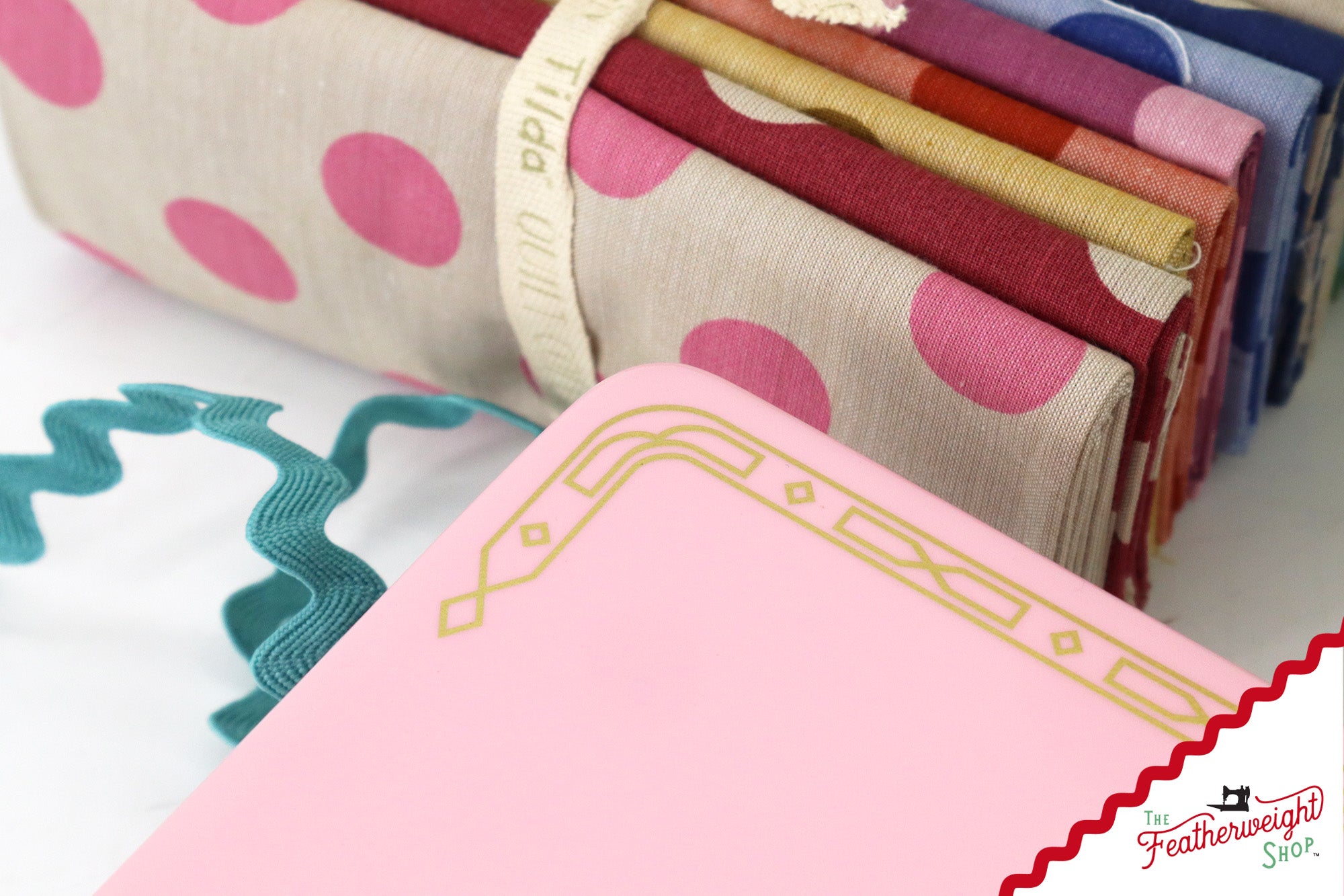 Singer Featherweight 222K - EJ2699** - Fully Restored in Pink Frosting