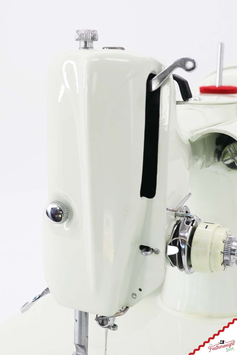 Singer Featherweight 221K Sewing Machine, WHITE FA2233** - RARE Case!