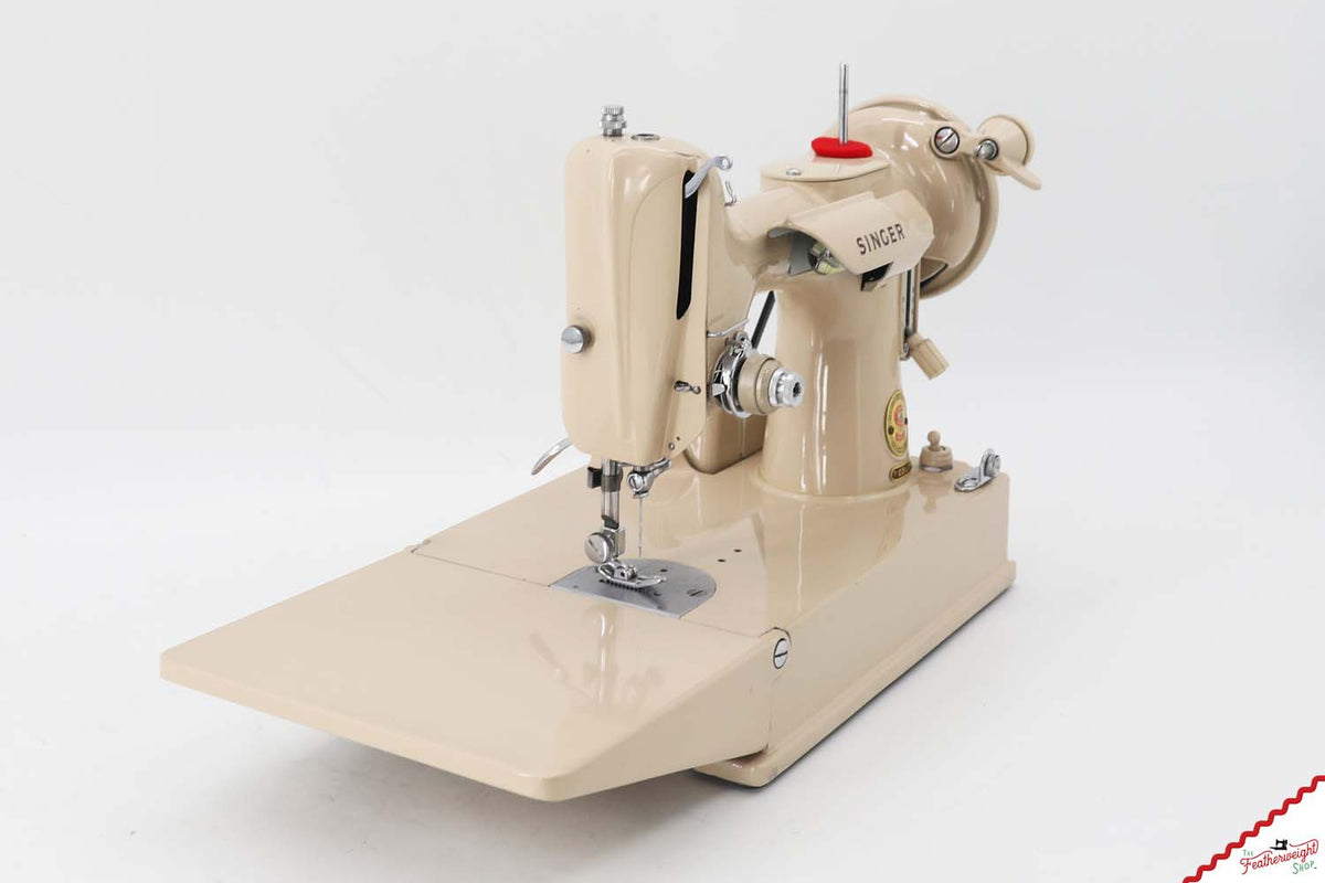 Singer Featherweight 221J Sewing Machine, Tan - JE160***