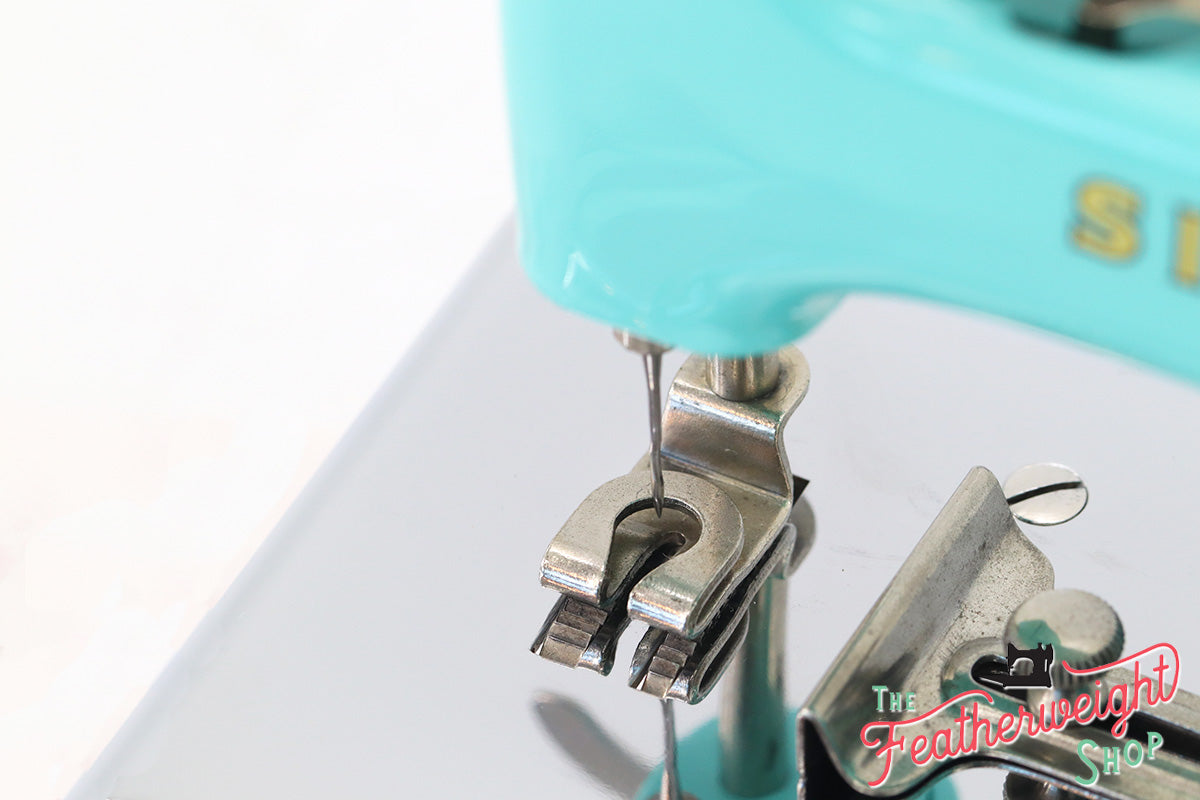 Singer Sewhandy Model 20 - Fully Restored in Tiffany Blue - May 2024, Faire