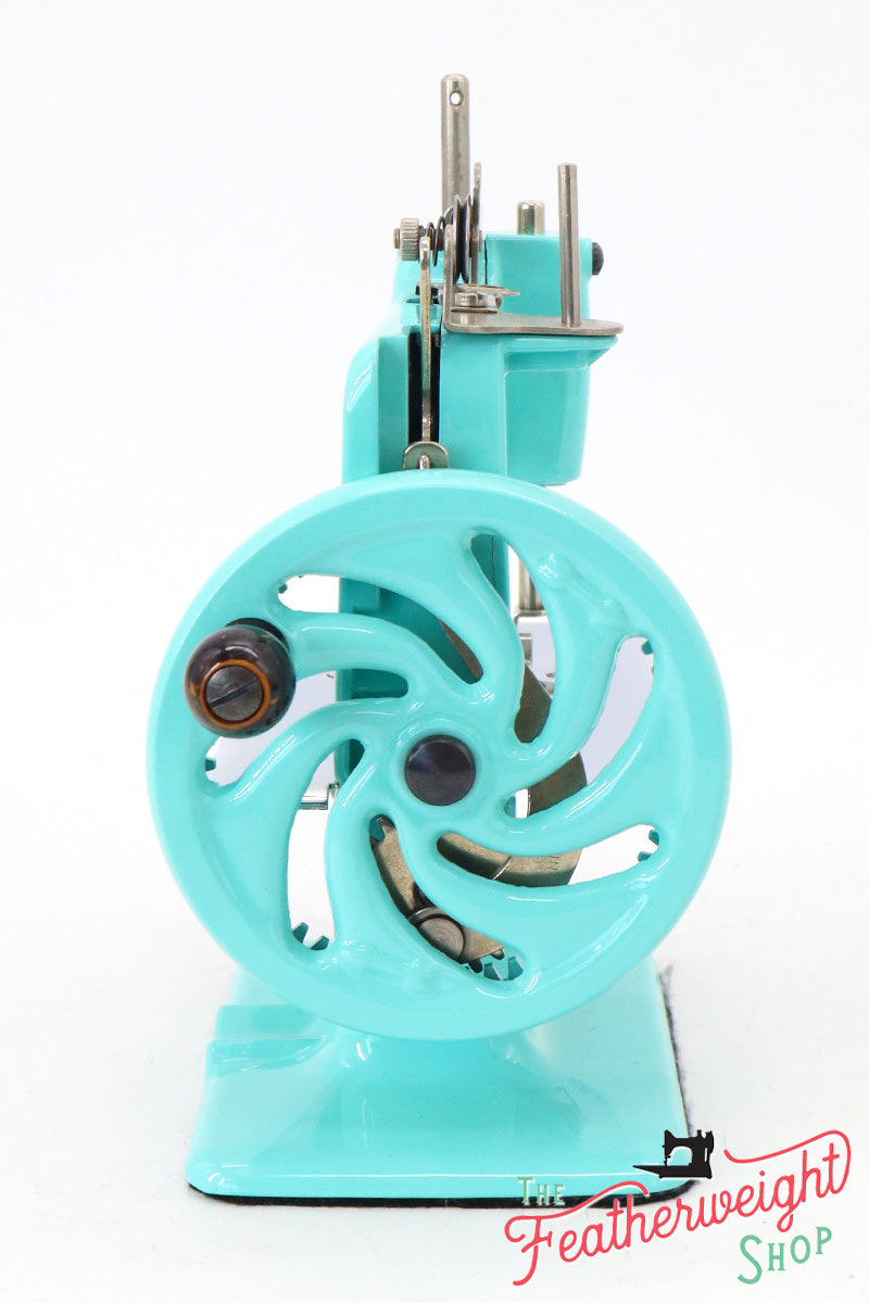 Singer Sewhandy Model 20 - Fully Restored in Tiffany Blue - May 2024, Faire