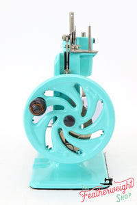 Singer Sewhandy Model 20 - Fully Restored in Tiffany Blue - May 2024, Faire