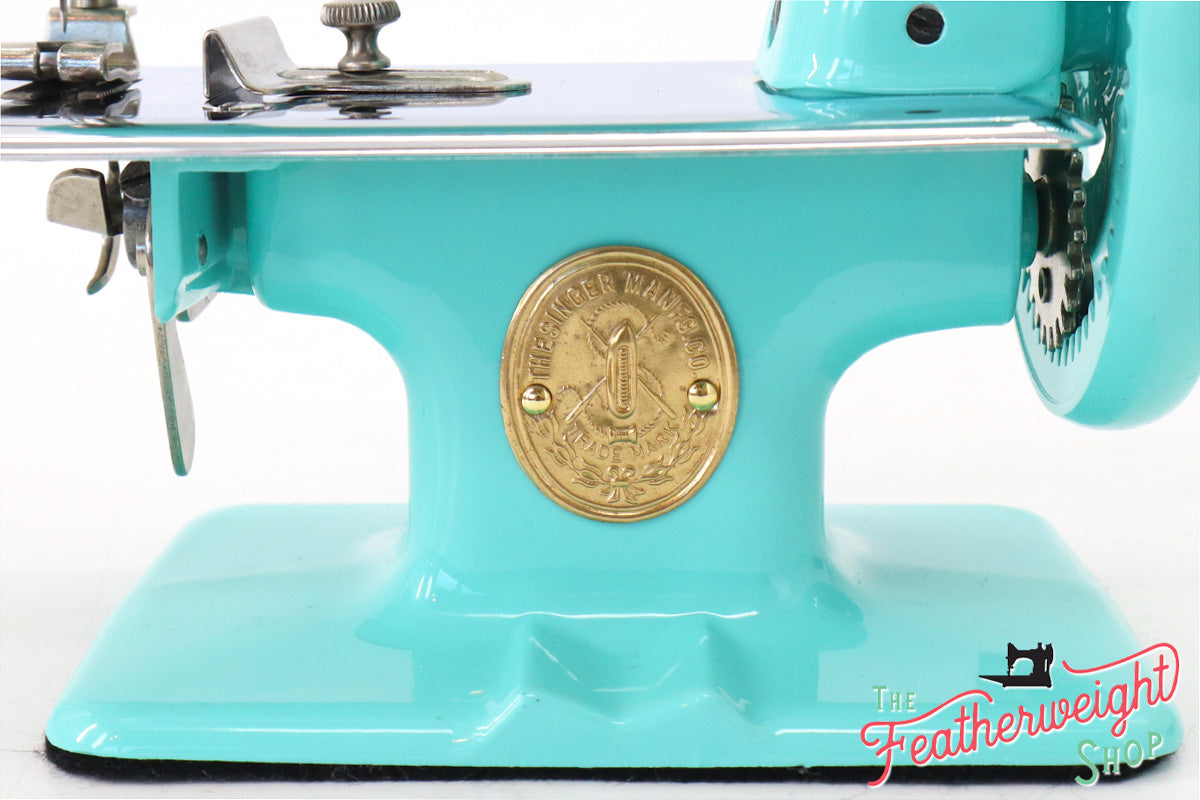 Singer Sewhandy Model 20 - Fully Restored in Tiffany Blue - May 2024, Faire