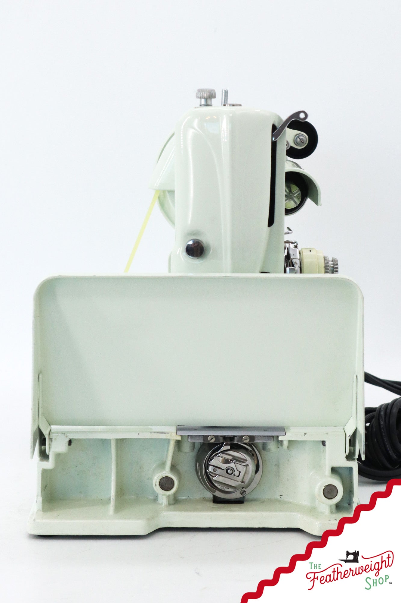 Singer Featherweight 221K Sewing Machine, WHITE - EV891***