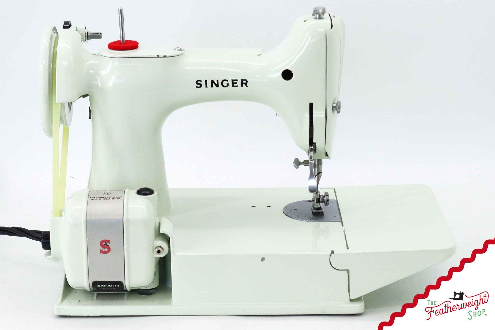 Singer Featherweight 221K Sewing Machine, WHITE - EV891***