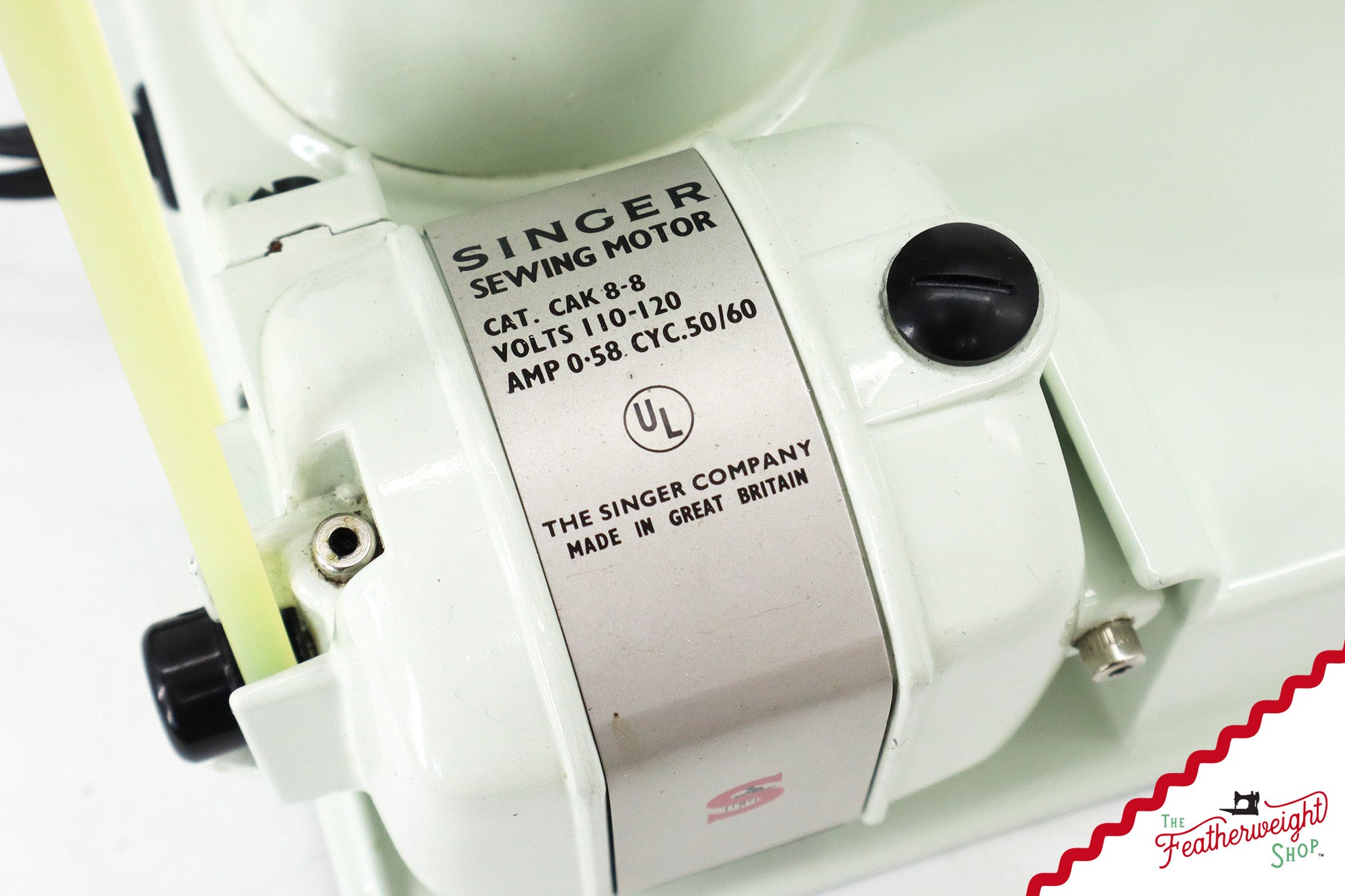 Singer Featherweight 221K Sewing Machine, WHITE - EV891***