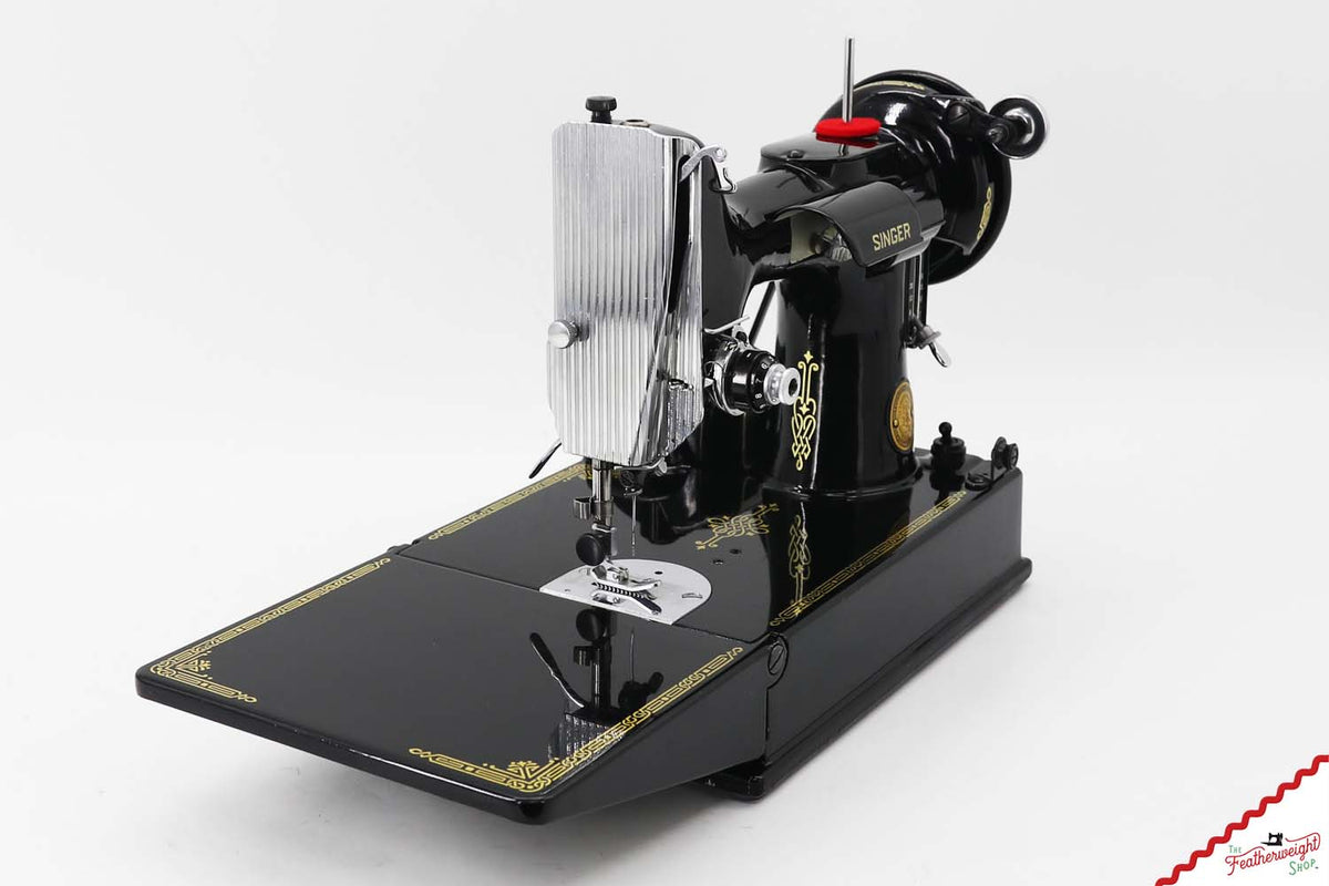 Singer Featherweight 221 Sewing Machine, AK997*** - 1952