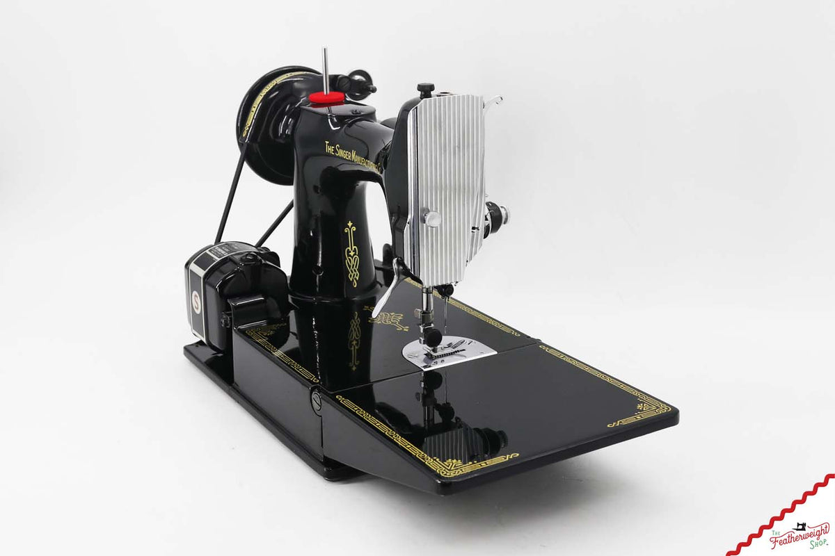 Singer Featherweight 221 Sewing Machine, AK997*** - 1952