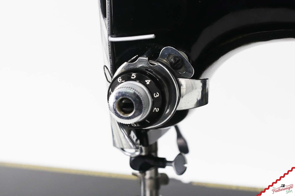 Singer Featherweight 221 Sewing Machine, AK997*** - 1952