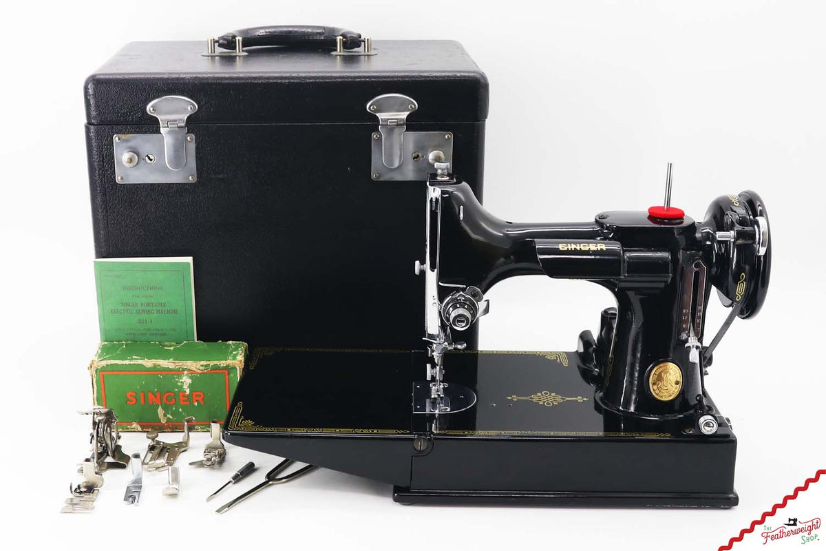 Singer Featherweight 221K Sewing Machine, EE8553** - 1948