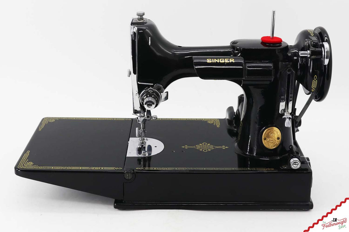 Singer Featherweight 221K Sewing Machine, EE8553** - 1948