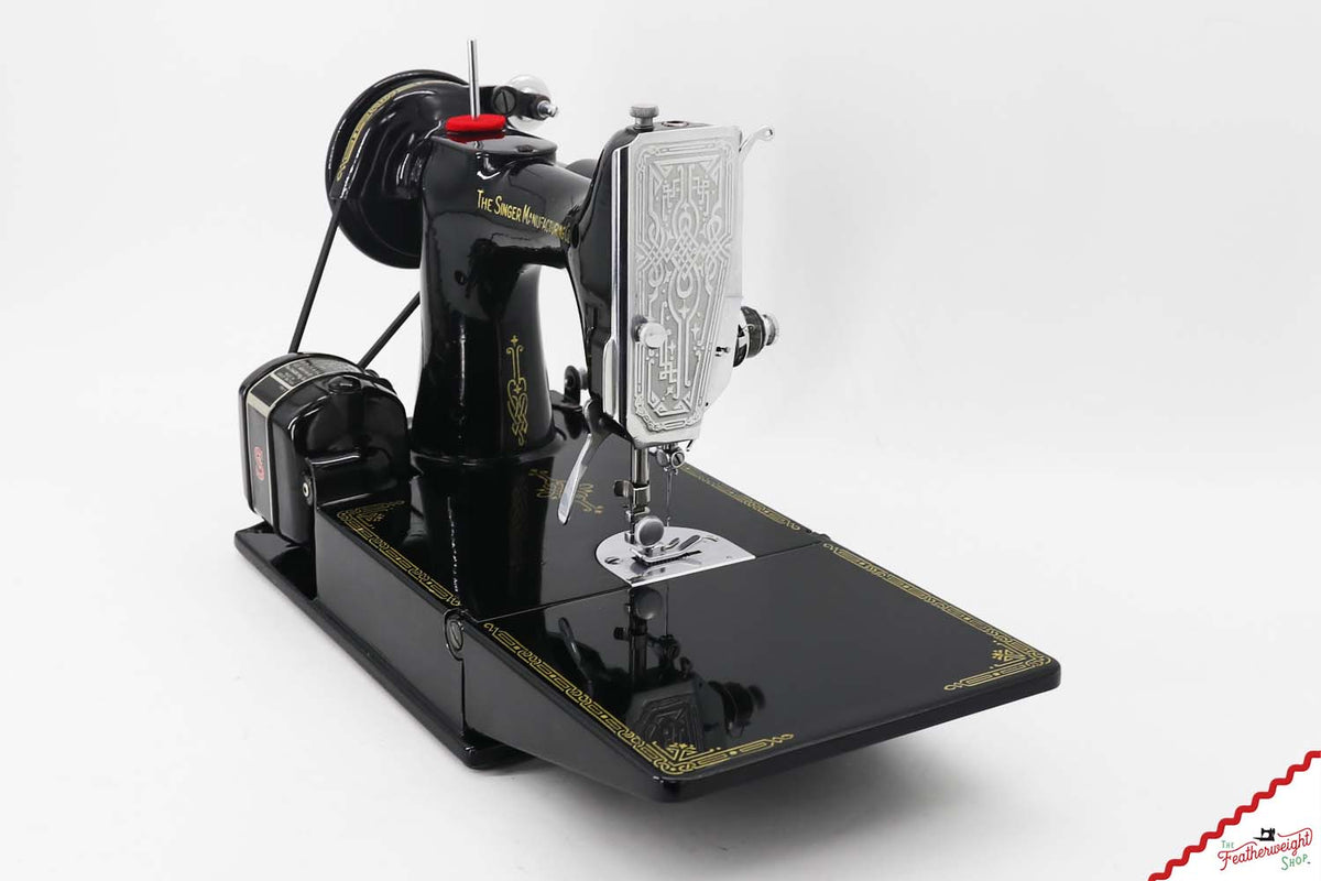 Singer Featherweight 221K Sewing Machine, EE8553** - 1948