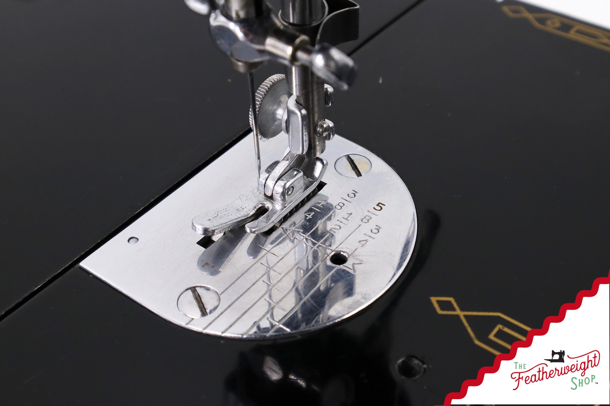 Singer Featherweight 221 Sewing Machine, AM182*** - 1955