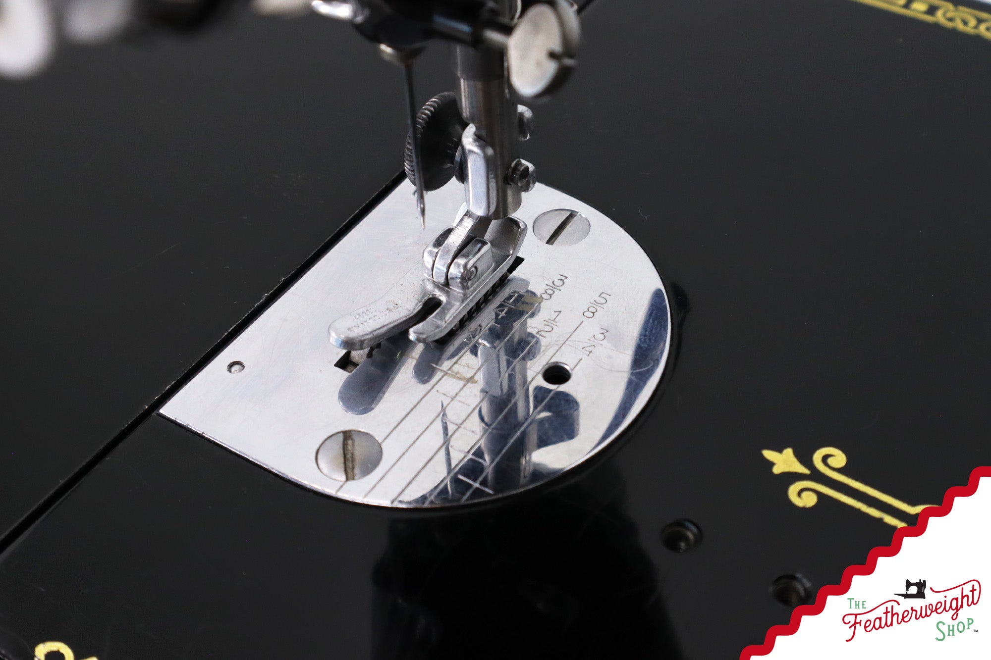 Singer Featherweight 221 Sewing Machine, AL164*** - 1952