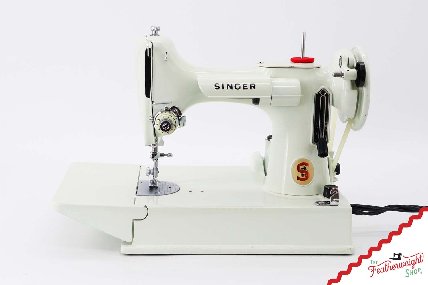 Singer Featherweight 221K Sewing Machine, WHITE - FA099***