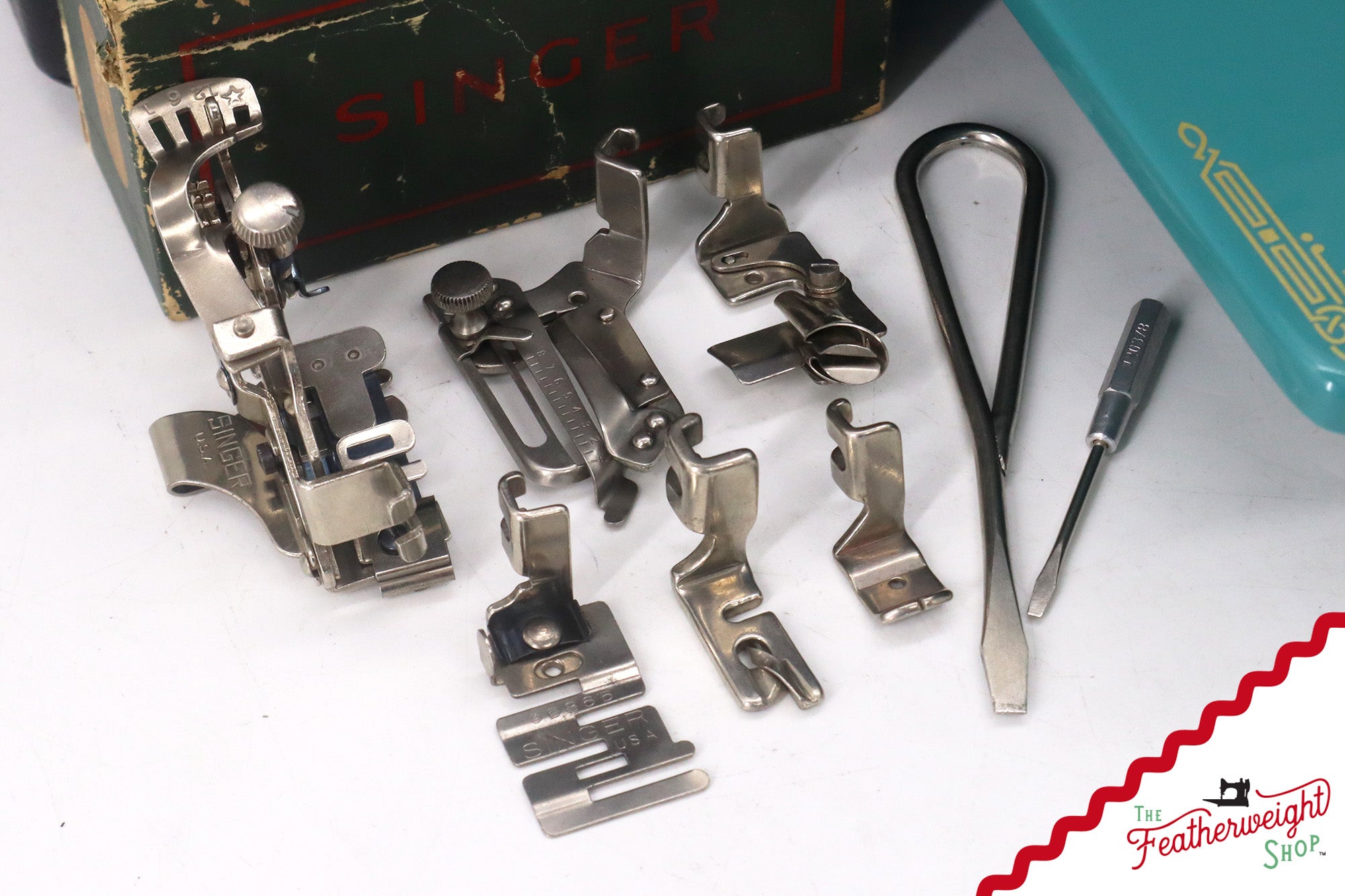 Singer Featherweight 221, AE061*** - Fully Restored in Lagoon