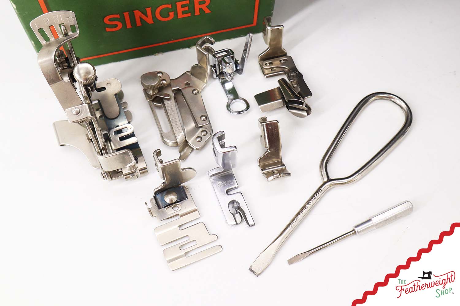Singer Featherweight 222K Sewing Machine - EM6013**, 1957