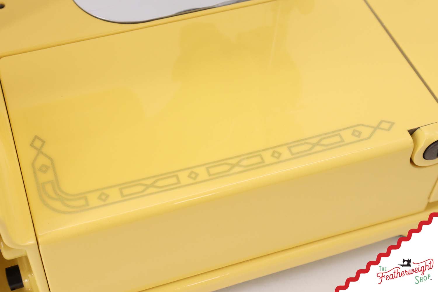 Singer Featherweight 222K - EM6041** - Fully Restored in Happy Yellow