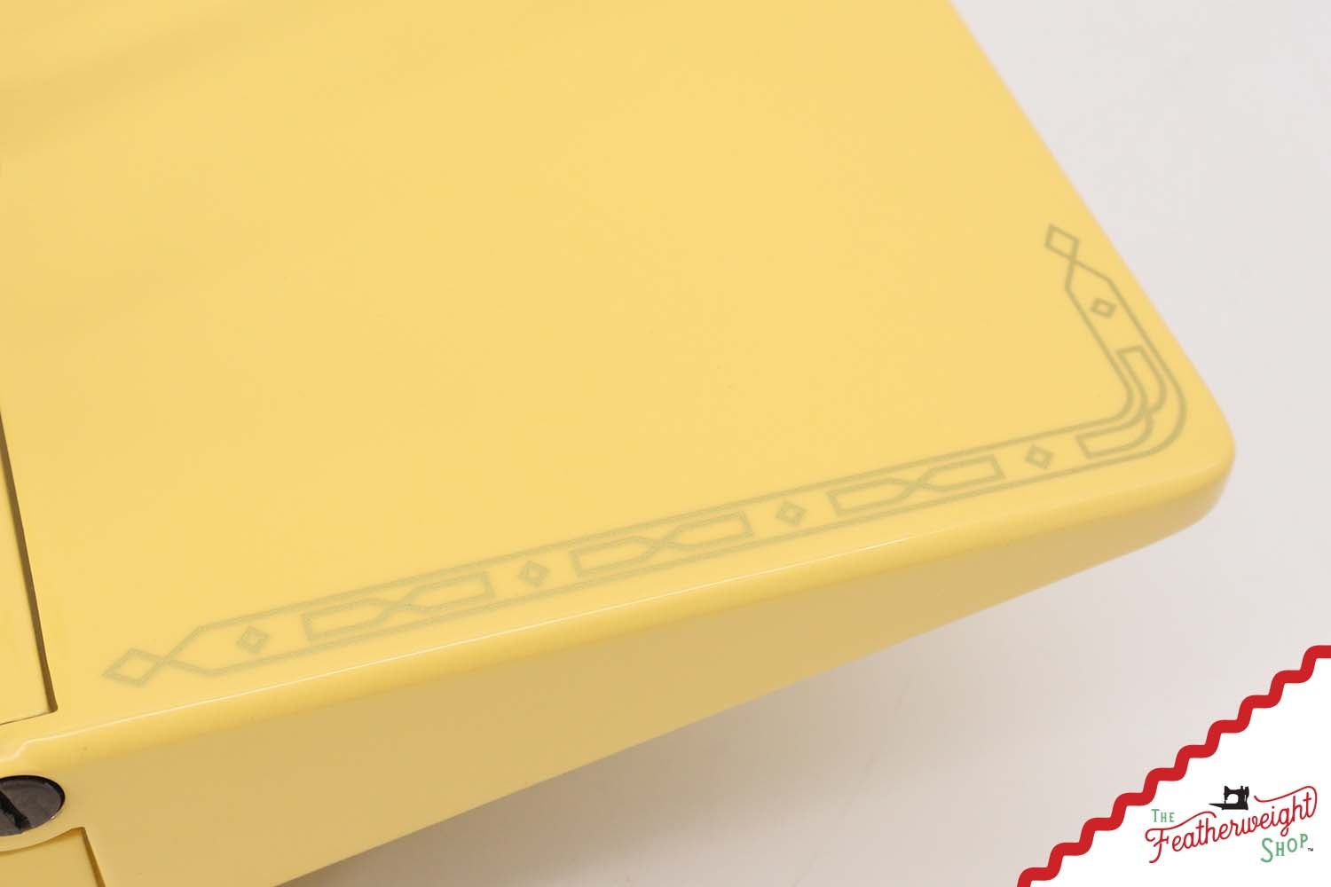 Singer Featherweight 222K - EM6041** - Fully Restored in Happy Yellow