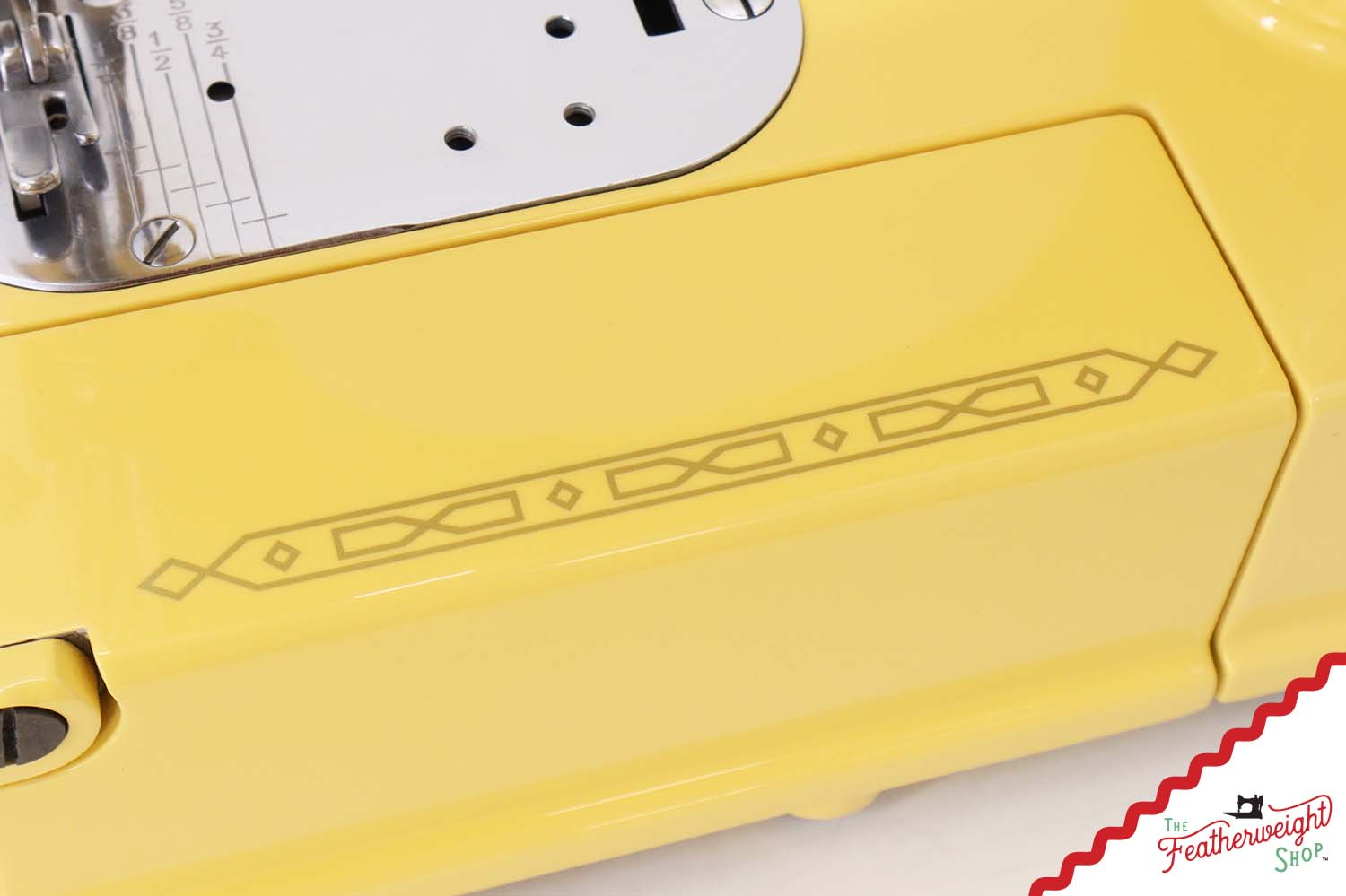 Singer Featherweight 222K - EM6041** - Fully Restored in Happy Yellow