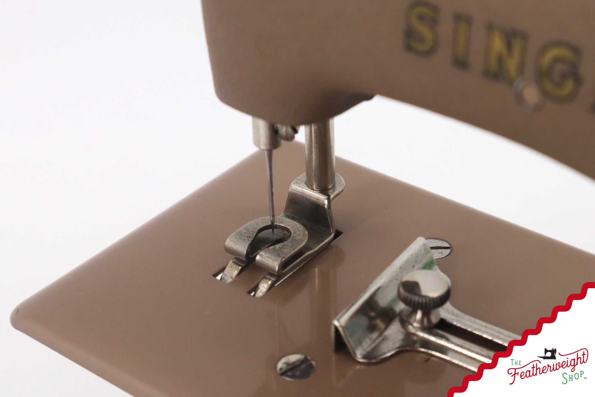 Singer Sewhandy Model 20 - Wrinkle / Warm Taupe, Complete Case Set! June 2025