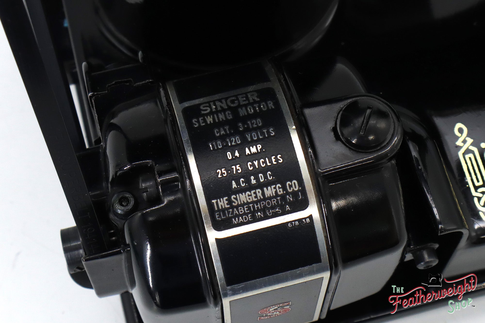 Singer Featherweight 221 Sewing Machine, AL032*** - 1952