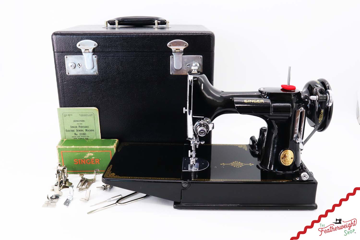 Featherweight 221K Sewing Machine, EE45885* - 1948