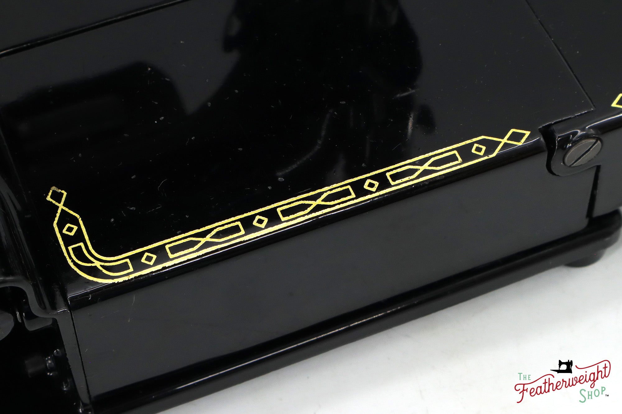 Singer Featherweight 222K Sewing Machine - EM6057**, 1957