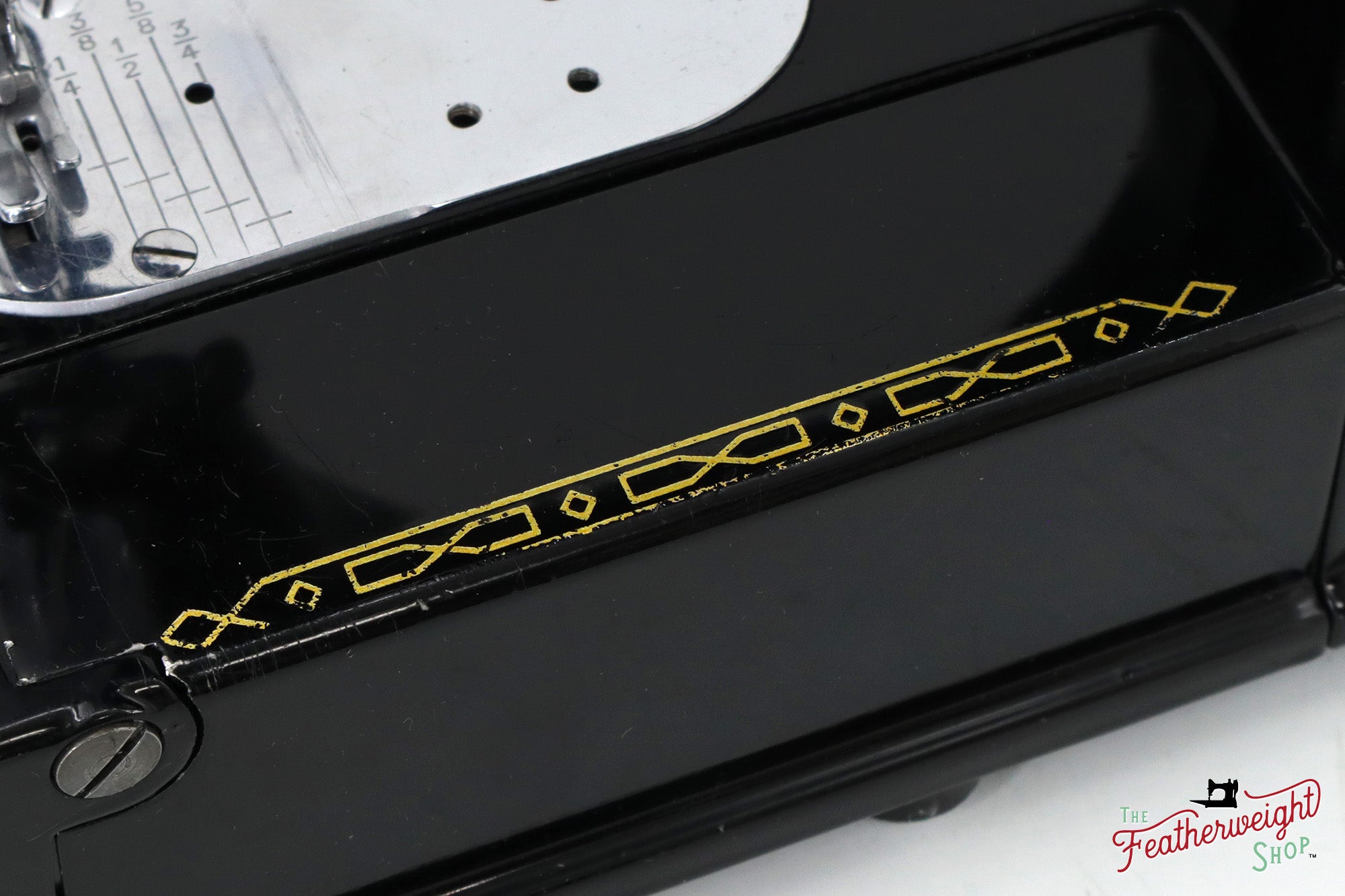 Singer Featherweight 222K Sewing Machine - EM6057**, 1957