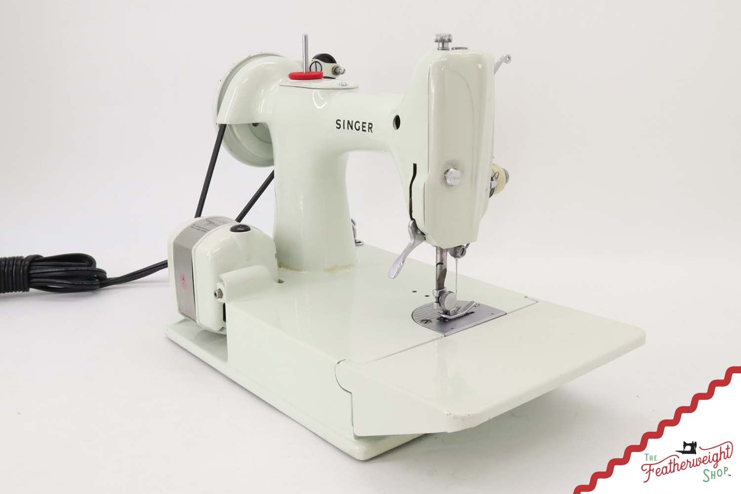 Singer Featherweight 221K Sewing Machine, WHITE - EV9036**