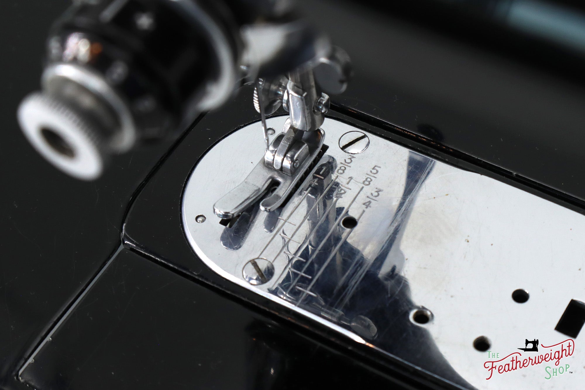 Singer Featherweight 222K Sewing Machine - EM6057**, 1957