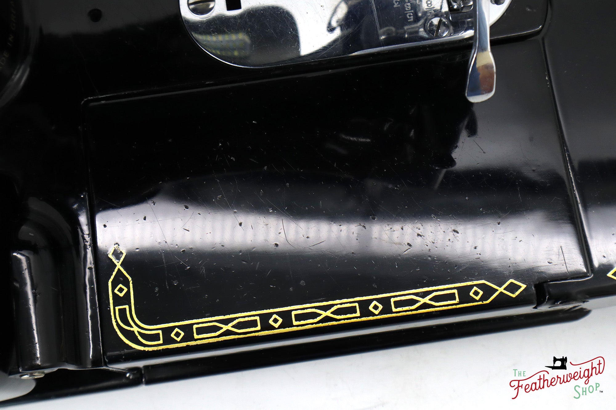 Singer Featherweight 222K Sewing Machine - EM6057**, 1957