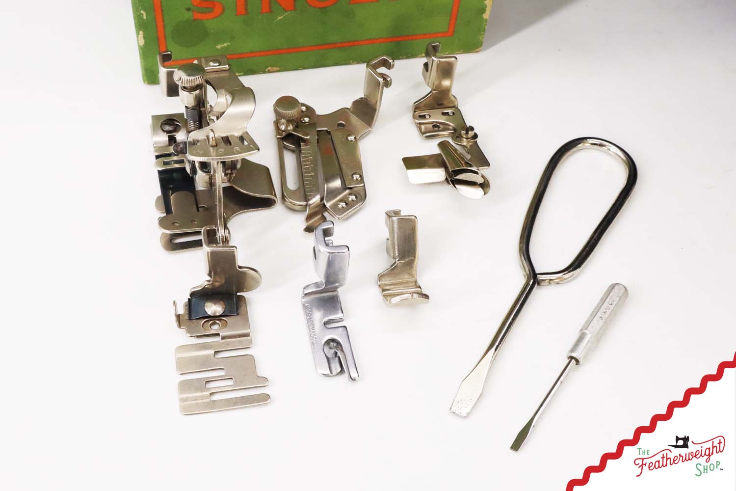 Singer Featherweight 221K Sewing Machine, 1952 - EH3714**