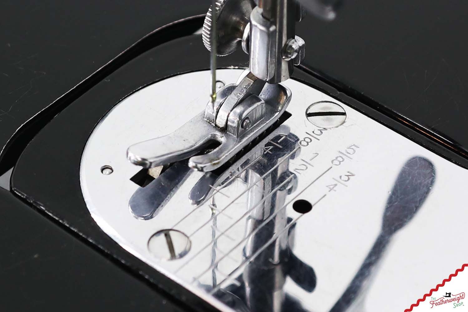 Singer Featherweight 222K Sewing Machine - EL1839**, 1956