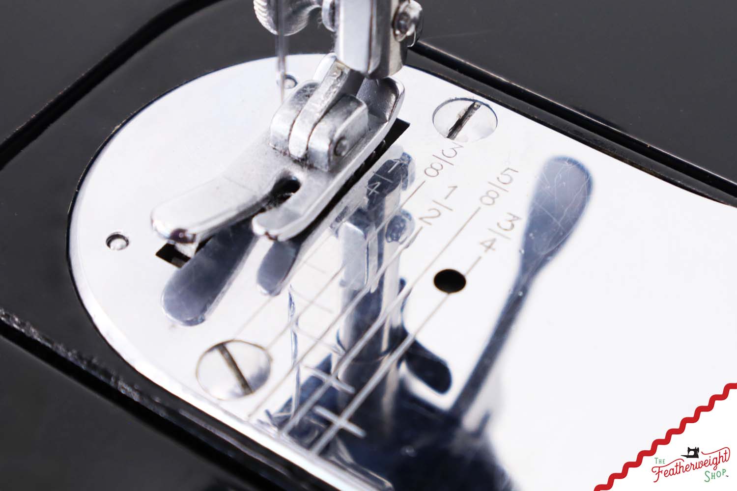 Singer Featherweight 222K Sewing Machine - EK3225**, 1955